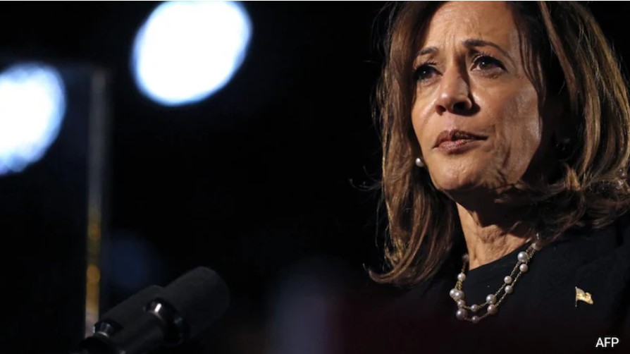 Kamala Harris’ AirPods Warning Is Going Viral – Here’s Why She Avoids Them