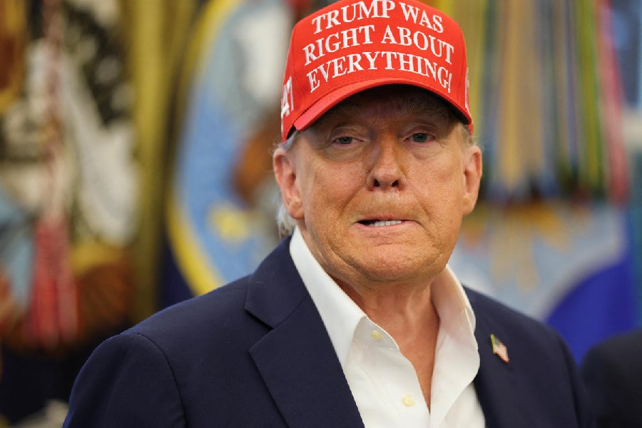 Trump Defends Tariffs After US Court Ruling: "Removing Them Would Weaken America"