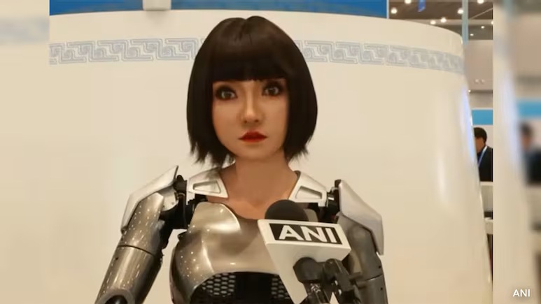 Meet Xiao He: Humanoid Robot Assists Journalists at SCO Summit — Watch the Video