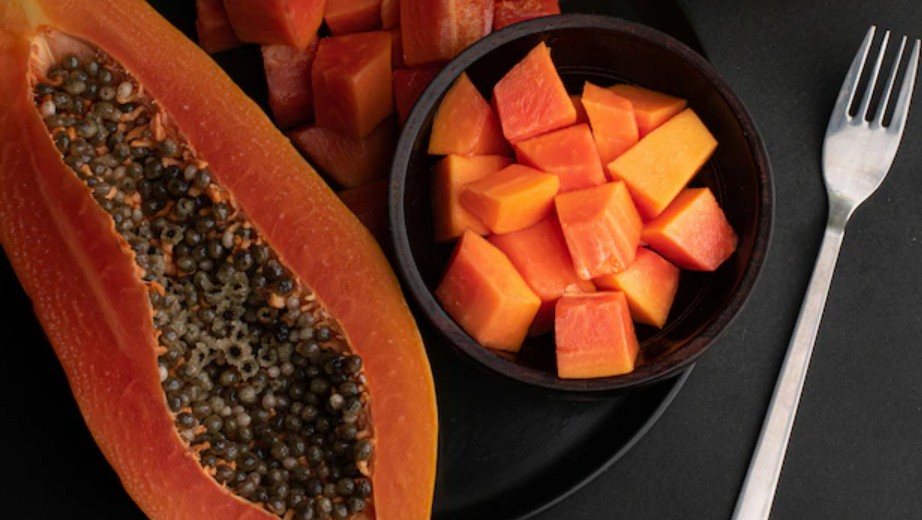 Why Eating Papaya at Night May Help You Lose Weight and Sleep Better