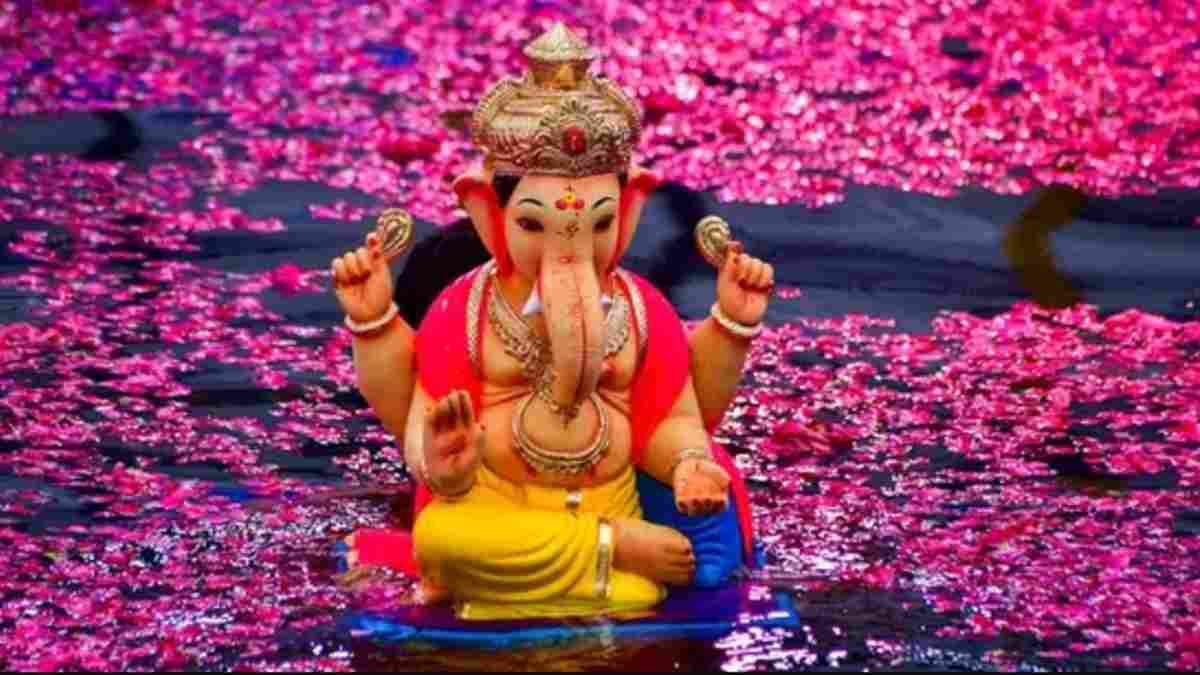 गणेश विसर्जन से पहले करें ये 11 उपाय, दूर होंगी धन की तंगी और जीवन की परेशानियां!