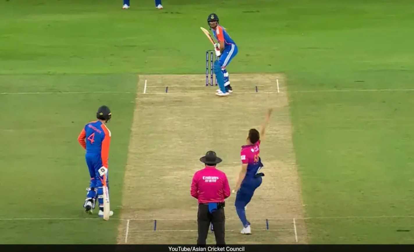 Watch: Wasim Akram Reacts to Shubman Gill’s Stunning Six in Asia Cup 2025 vs UAE