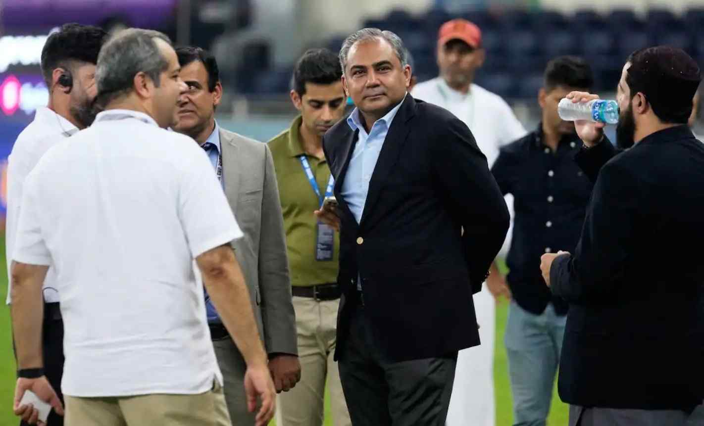 Asia Cup 2025 Row: ACC Chief Mohsin Naqvi Hands Trophy to UAE Amid BCCI’s Impeachment Threat