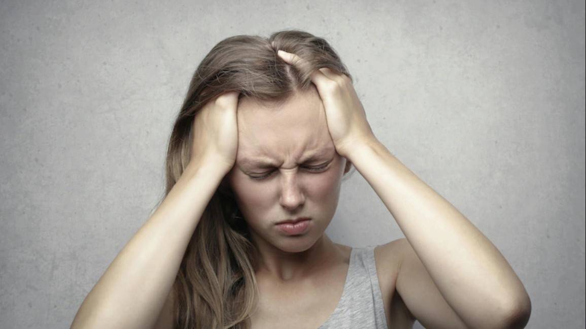 Hormonal Changes Can Trigger Migraines In Women, Nutritionist Shares Management Tips